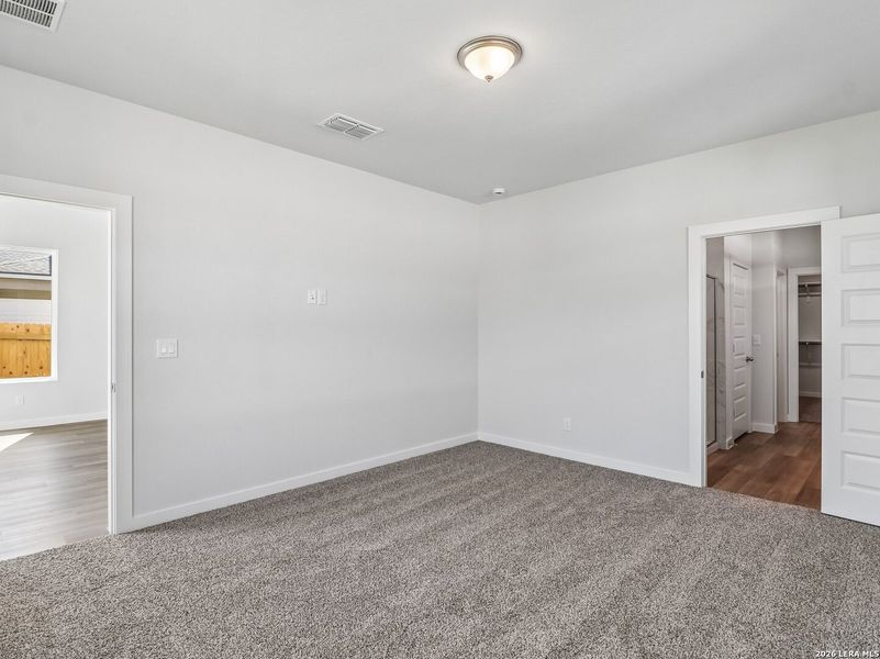 Spacious, unfurnished interior of a new home in Talley Fields, San Antonio (Image 24).
