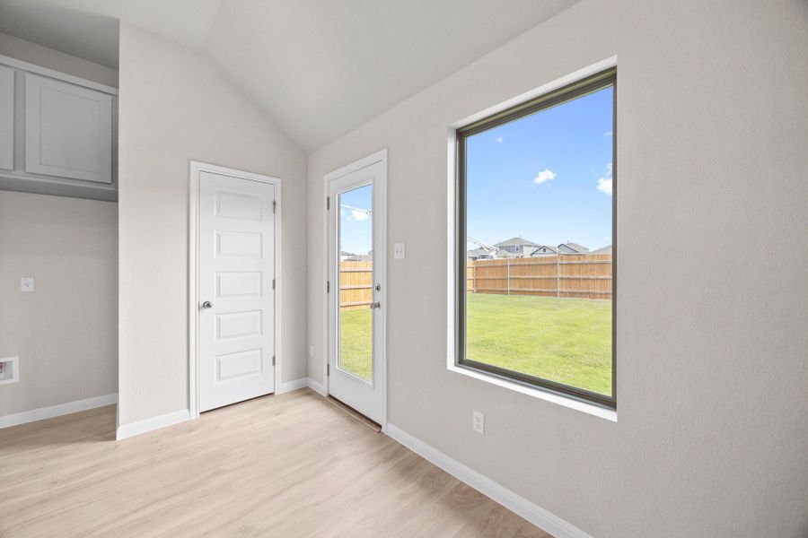 Spacious, unfurnished interior of a new home in Trinity Ranch, Elgin (Image 17).