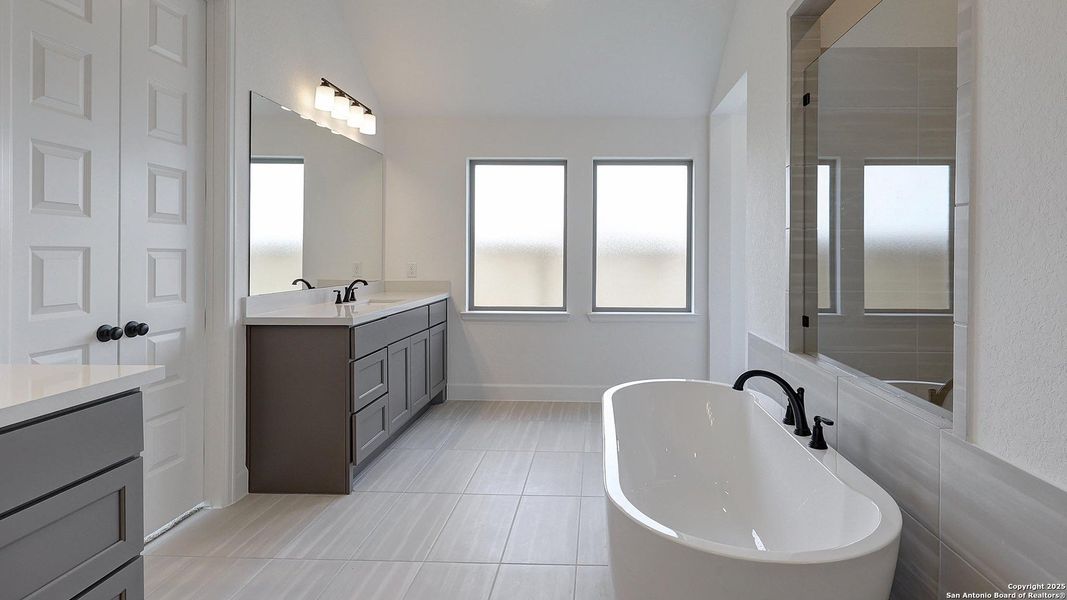 Furnished interior view inside a new home in Haby Hill 60', San Antonio (Image 7). Furnished interior view inside a new home in Haby Hill 60', San Antonio (Image 7).