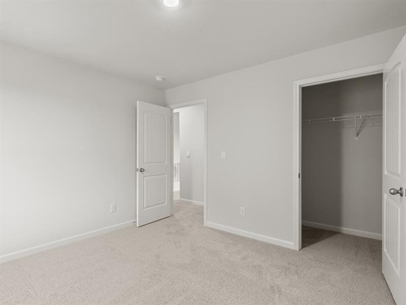 Spacious, unfurnished interior of a new home in Lost Creek, Dallas (Image 29).