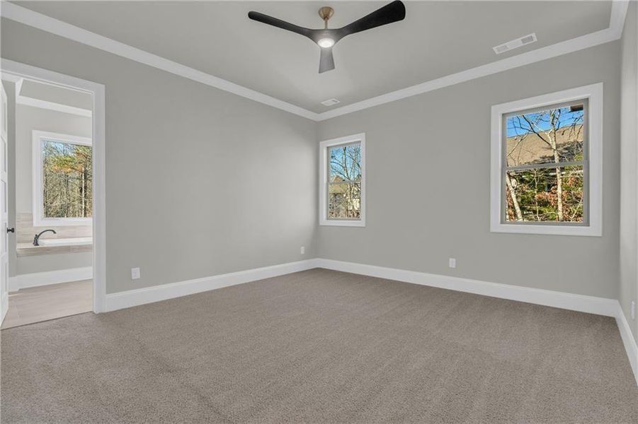 Spacious, unfurnished interior of a new home in , Gainesville (Image 38).