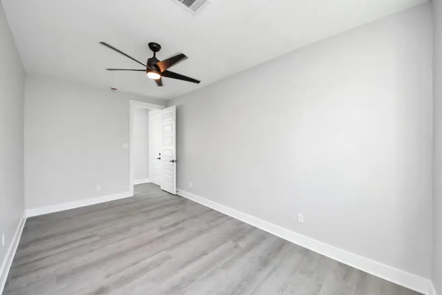 Spacious, unfurnished interior of a new home in , La Porte (Image 15).