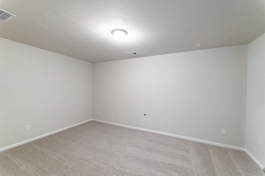 Spacious, unfurnished interior of a new home in Lago Mar, Texas City (Image 42).