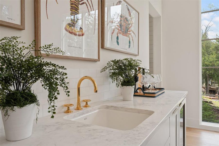 Close-up of interior finishes inside a home in , Malakoff (Image 20).