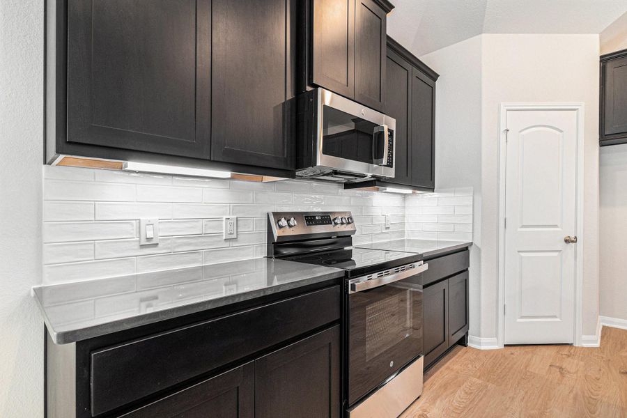 Image 12 of a home in Encino Estates. Image 12 of a home in Encino Estates.