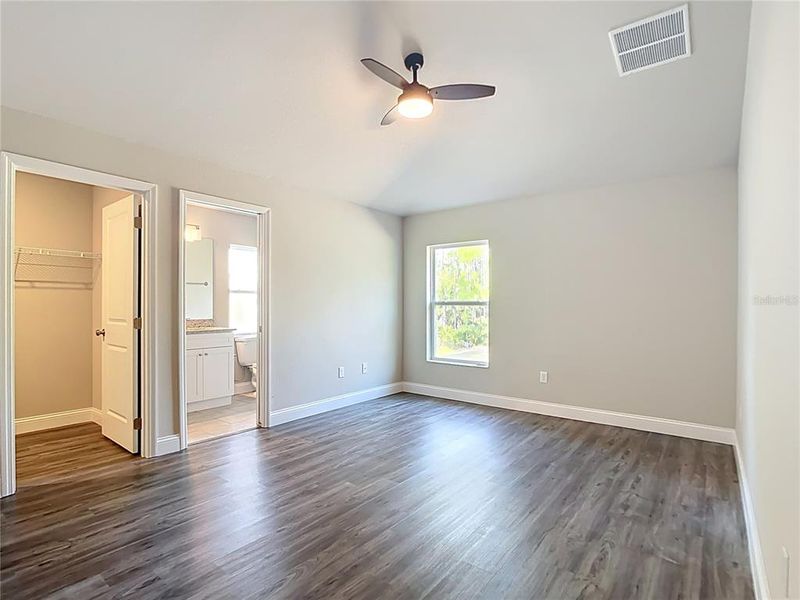 Spacious, unfurnished interior of a new home in , Punta Gorda (Image 29).