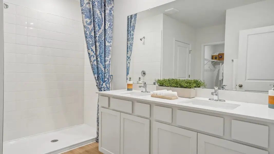Furnished interior view inside a new home in Sandal Key, Weeki Wachee (Image 30).