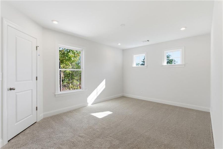 Spacious, unfurnished interior of a new home in The Estates at Hurricane Pointe, Douglasville (Image 39).