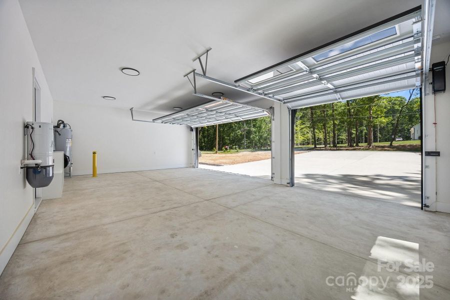 Image 42 of a home in .