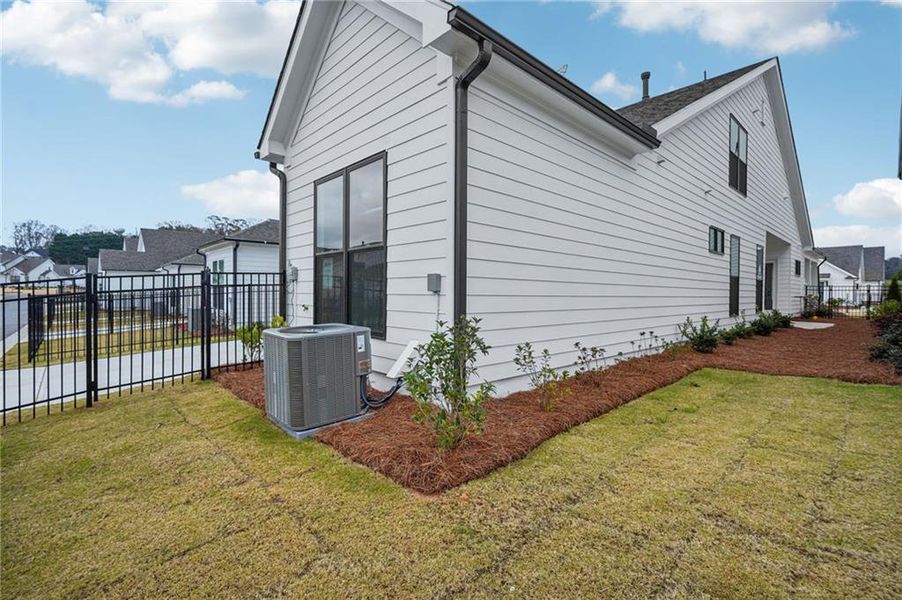 Exterior details and patio area of a home in Aberdeen, Hoschton (Image 21).