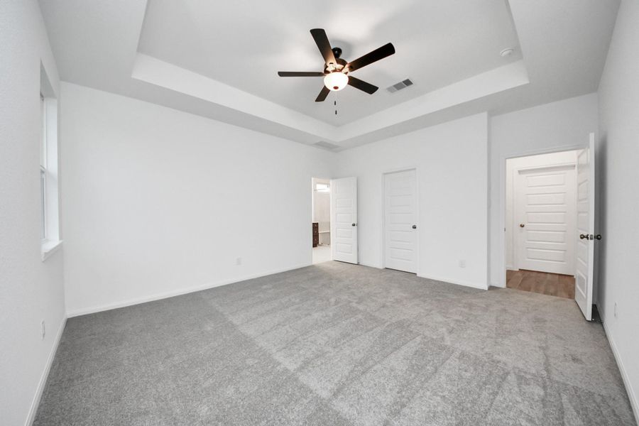 Spacious, unfurnished interior of a new home in Elyson, Katy (Image 13).