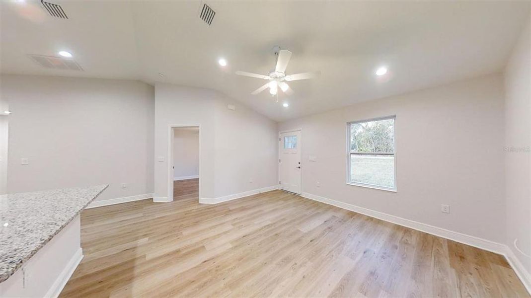 Spacious, unfurnished interior of a new home in , Dunnellon (Image 19).