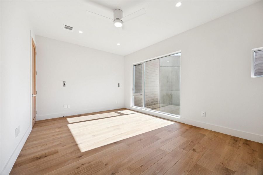 Spacious, unfurnished interior of a new home in , Houston (Image 34). Spacious, unfurnished interior of a new home in , Houston (Image 34).