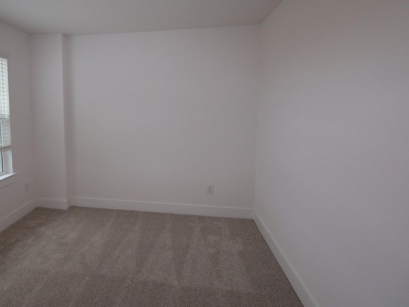 Spacious, unfurnished interior of a new home in Summerview, Fulshear (Image 13). Spacious, unfurnished interior of a new home in Summerview, Fulshear (Image 13).