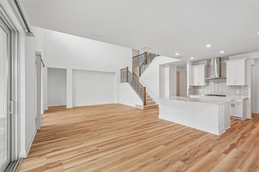 Spacious, unfurnished interior of a new home in Hawkstone, Sarasota (Image 15).