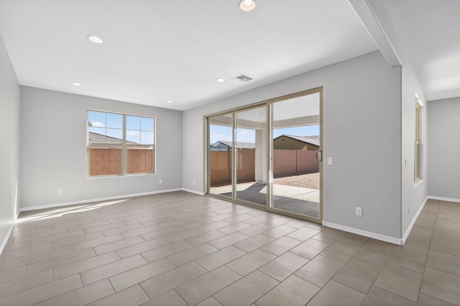 Spacious, unfurnished interior of a new home in Artisan at Asante, Surprise (Image 18). Spacious, unfurnished interior of a new home in Artisan at Asante, Surprise (Image 18).