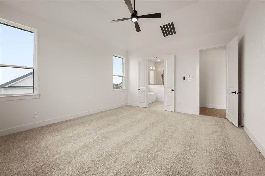 Spacious, unfurnished interior of a new home in Bella Crossing, Fort Worth (Image 29).