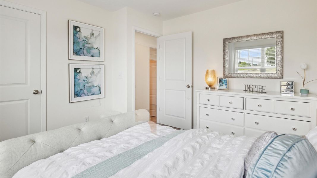 Representative furnished interior of a home built from the Belhaven by D.R. Horton in Battle Ridge, Jefferson City (Image 18).