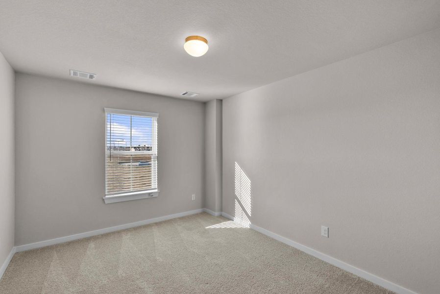 Spacious, unfurnished interior of a new home in Morton Creek Ranch, Katy (Image 10).