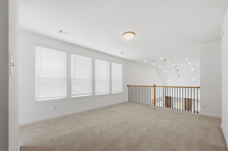 Spacious, unfurnished interior of a new home in Hillstead, Lavon (Image 18).