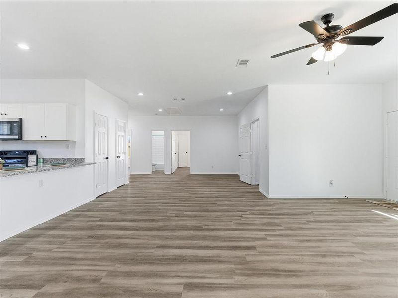 Spacious, unfurnished interior of a new home in , Kennedale (Image 28).