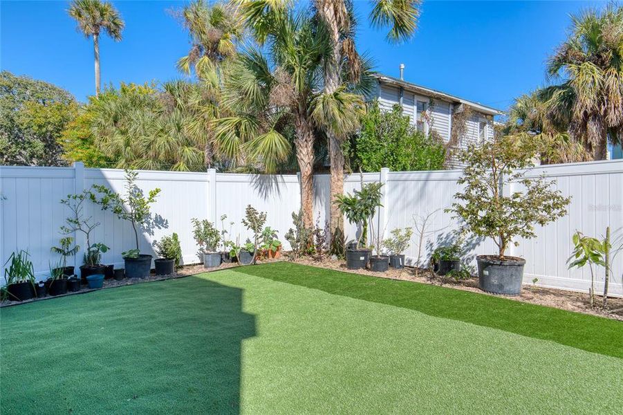 Exterior details and patio area of a home in , Daytona Beach (Image 41).