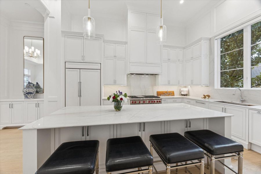 Plenty of space to gather around the island Plenty of space to gather around the island