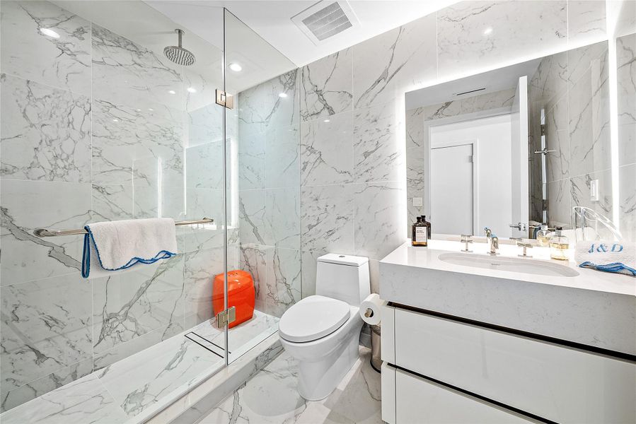 Furnished interior view inside a new home in , Fort Lauderdale (Image 19).