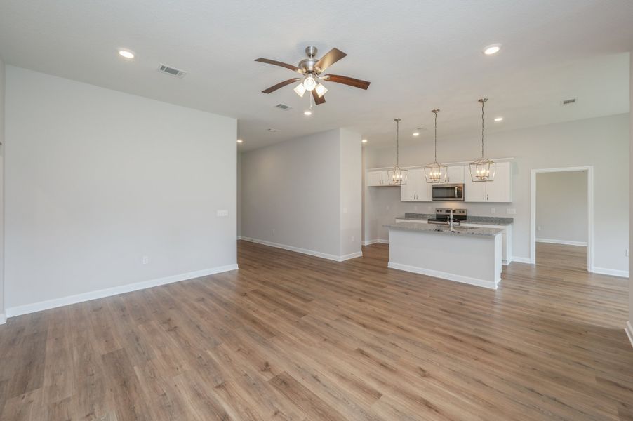 Spacious, unfurnished interior of a new home in Barton's Bend, Crestview (Image 14). Spacious, unfurnished interior of a new home in Barton's Bend, Crestview (Image 14).