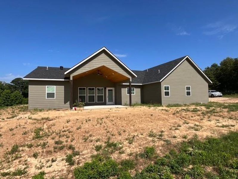 Exterior details and patio area of a home in , Naples (Image 3).