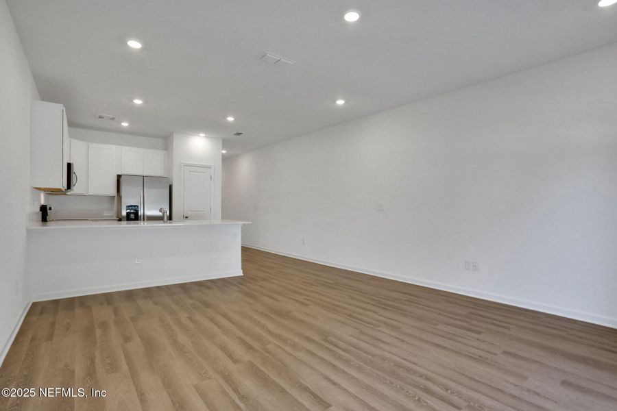 Spacious, unfurnished interior of a new home in , Jacksonville (Image 22).