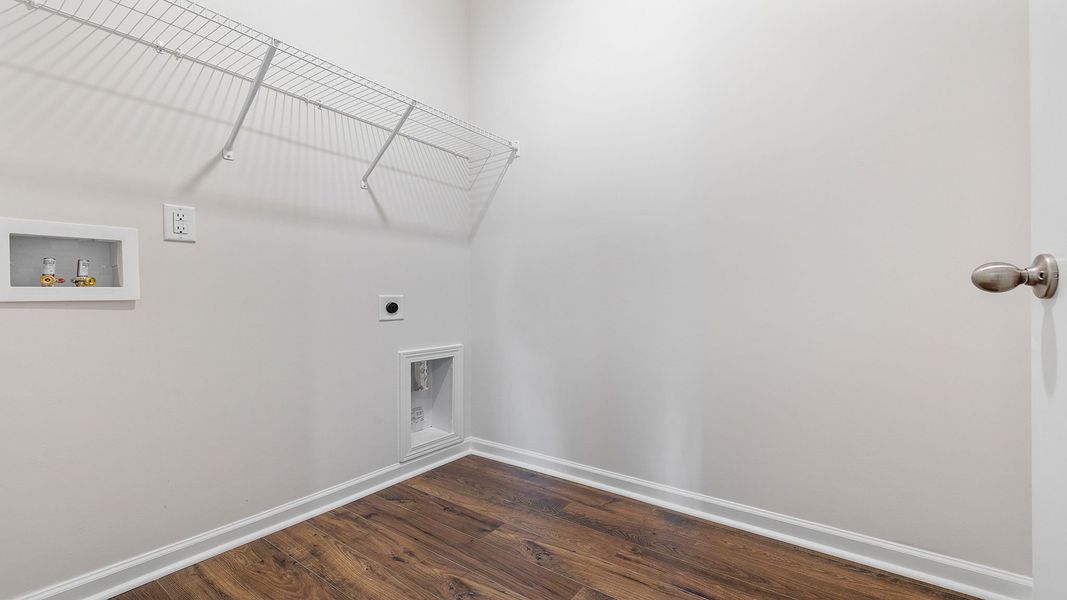 Spacious, unfurnished interior of a new home in Woodglen, Piedmont (Image 26).