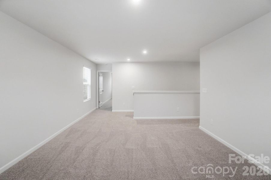 Spacious, unfurnished interior of a new home in Waxhaw Landing, Monroe (Image 30).