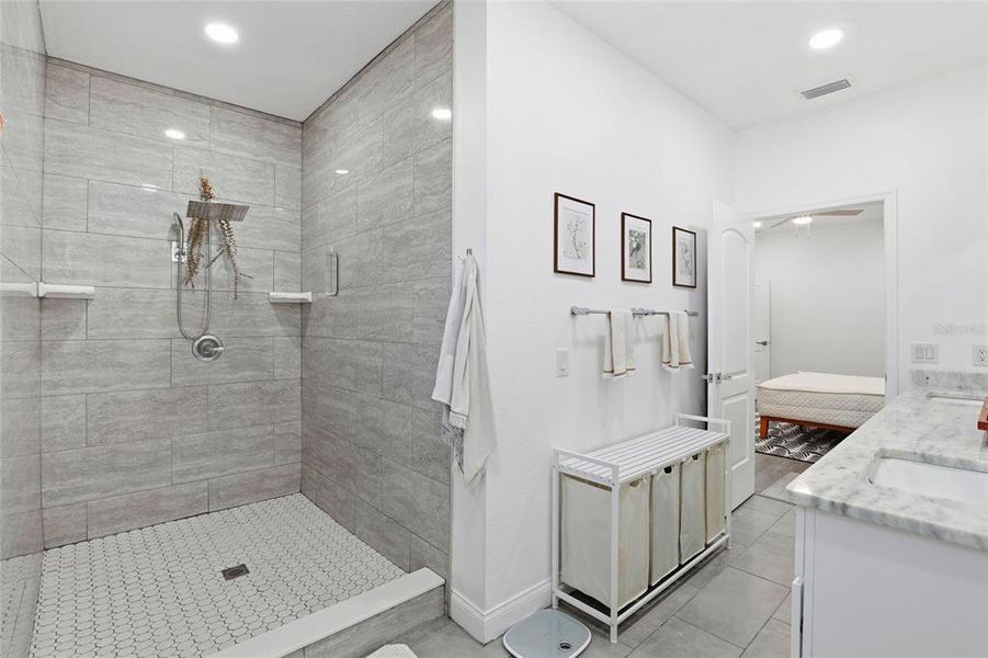 Furnished interior view inside a new home in , Gainesville (Image 33).