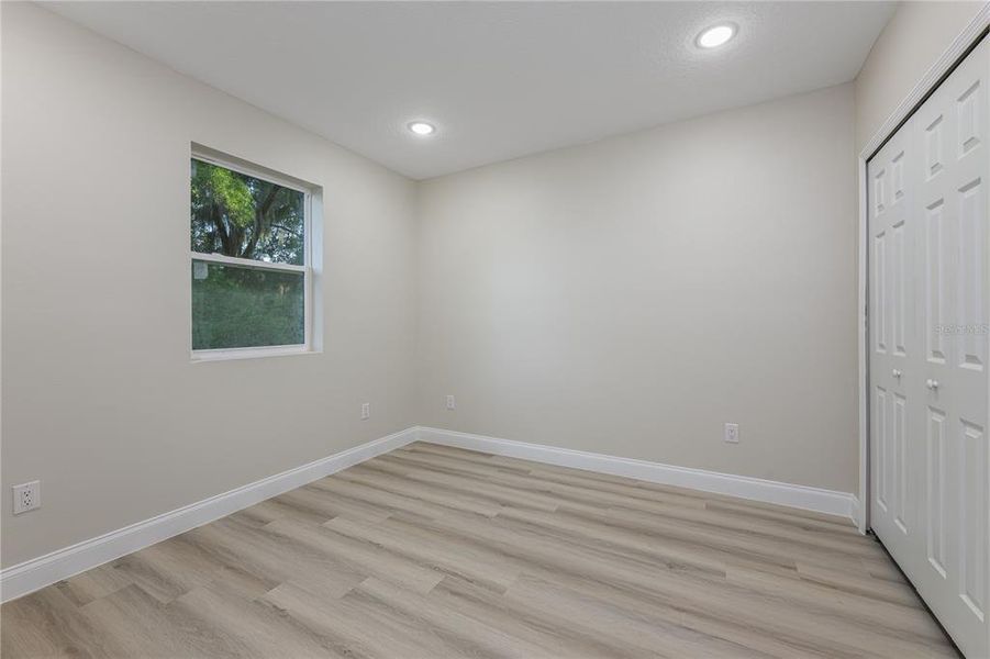 Spacious, unfurnished interior of a new home in , Deland (Image 14).
