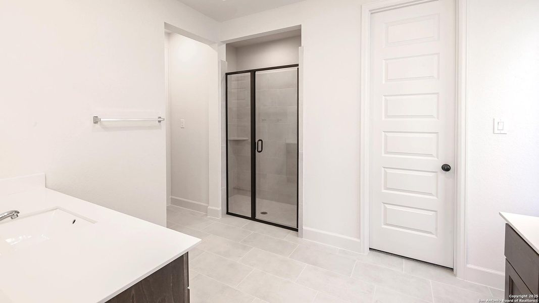 Furnished interior view inside a new home in Solms Landing 45', New Braunfels (Image 7).