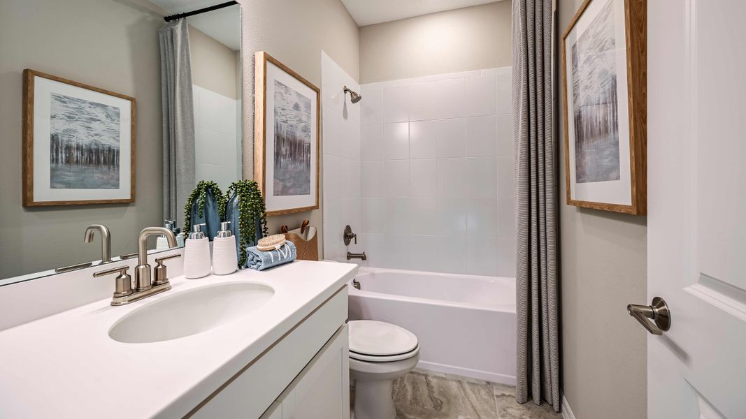 Representative furnished interior of a home built from the Grenada by Taylor Morrison in Tiburon, Nokomis (Image 8).