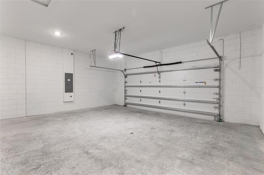 Spacious, unfurnished interior of a new home in , St. Cloud (Image 18).