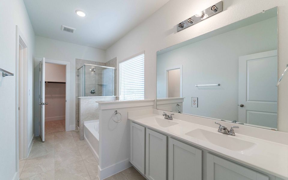 Furnished interior view inside a new home in Hunters Glen, Jarrell (Image 5).