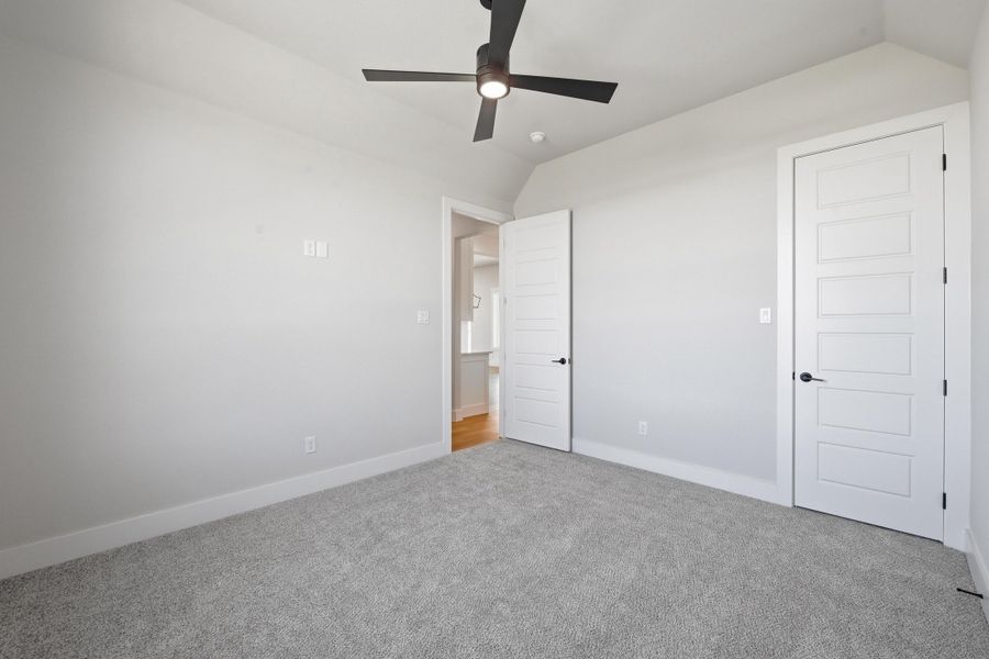 Spacious, unfurnished interior of a new home in Aledo Heights - Aledo ISD, Aledo (Image 37).