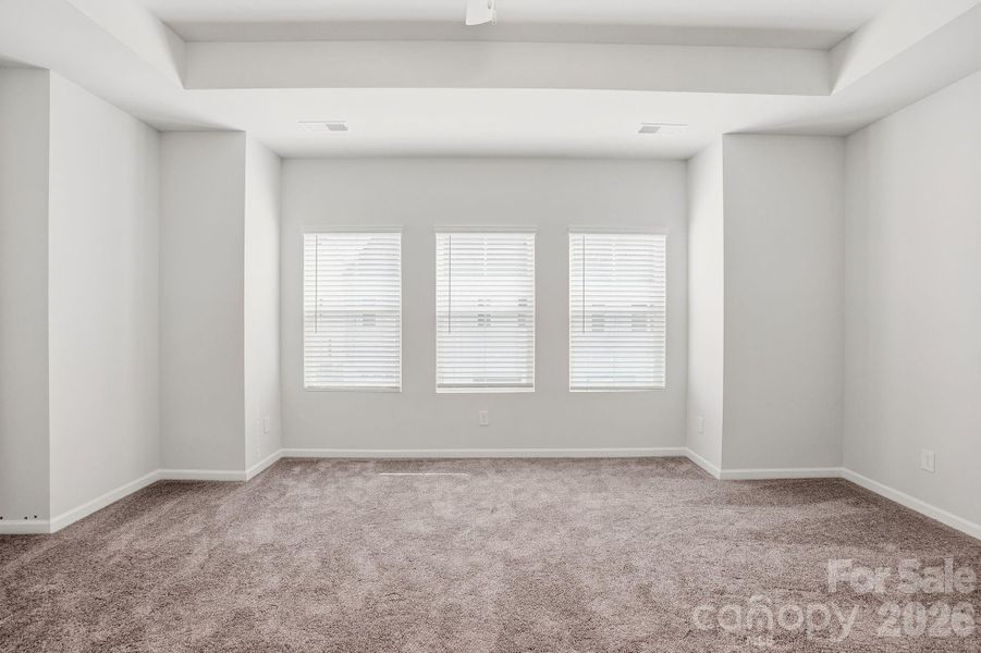 Spacious, unfurnished interior of a new home in Sloan Station, Charlotte (Image 13).