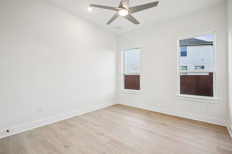 Spacious, unfurnished interior of a new home in Sauls Ranch, Round Rock (Image 22).