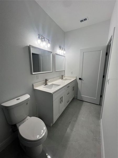 Furnished interior view inside a new home in , Orlando (Image 3).