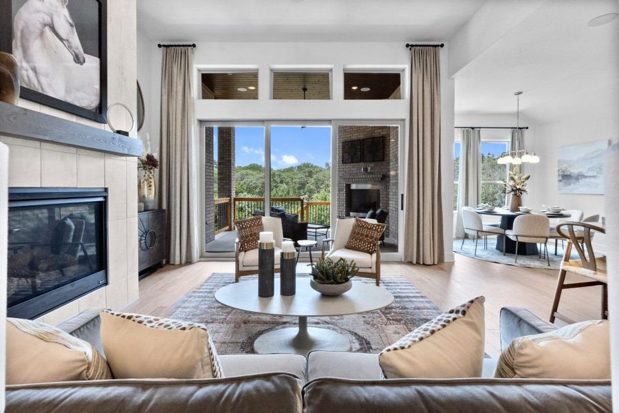 Furnished interior view inside a new home in Cibolo Crossing, Universal City (Image 9).