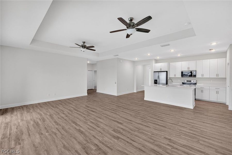 Spacious, unfurnished interior of a new home in Cape Coral, Cape Coral (Image 23).