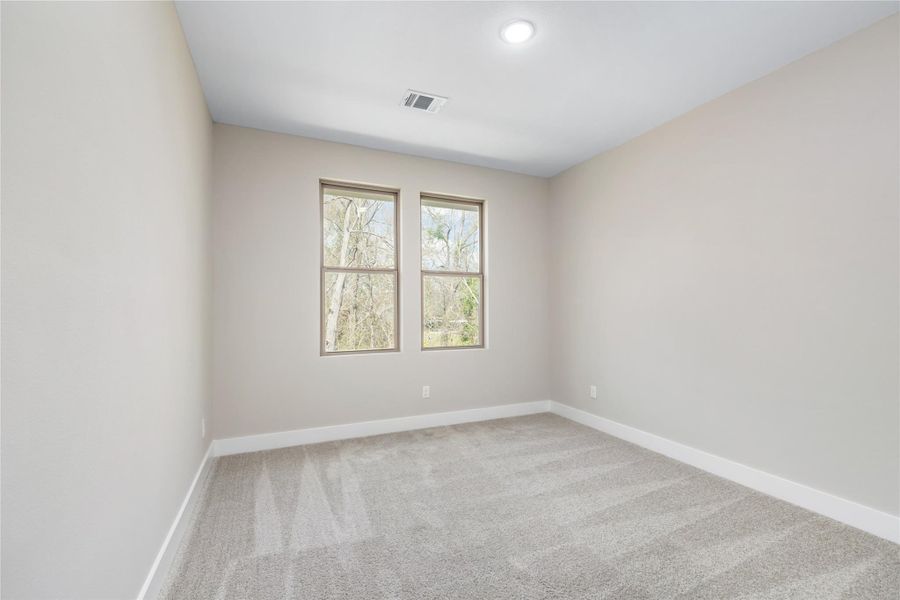 Spacious, unfurnished interior of a new home in , Houston (Image 20).