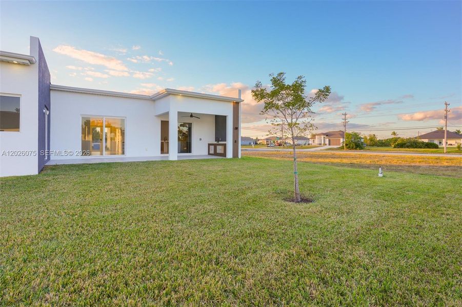 Exterior details and patio area of a home in , Cape Coral (Image 22).