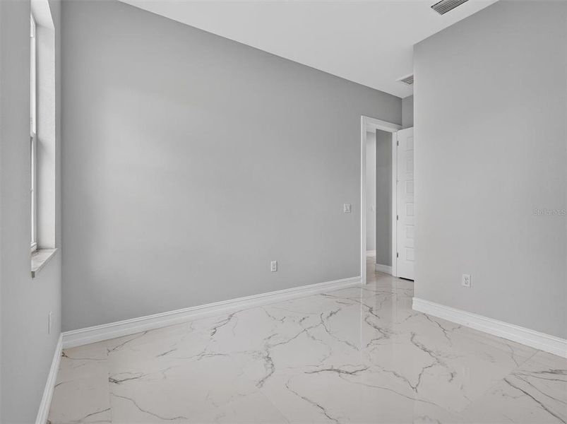 Spacious, unfurnished interior of a new home in , Plant City (Image 49).