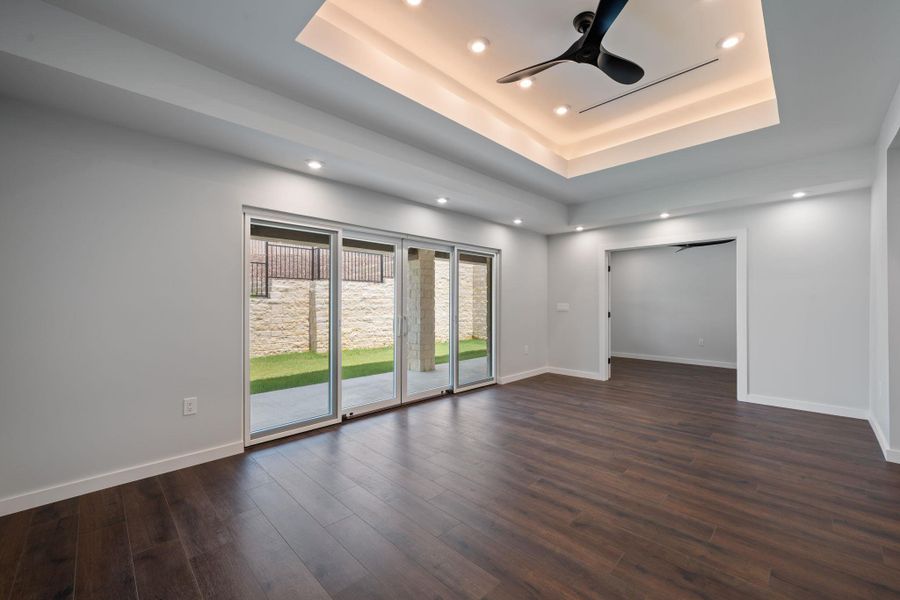 Spacious, unfurnished interior of a new home in , Burnet (Image 23).