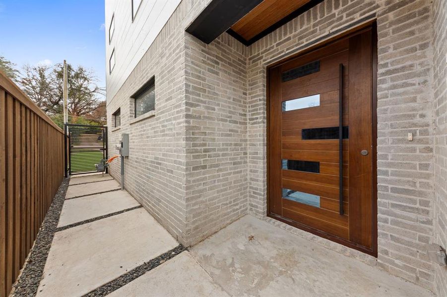 Exterior details and patio area of a home in , Dallas (Image 3).